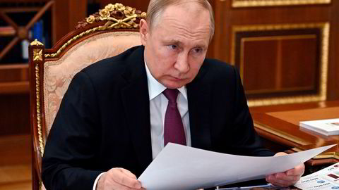 – Det er ingen grunn til å krabbe inn i stålverkets katakomber, sa president Vladimir Putin.