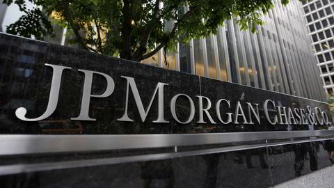 Den amerikanske storbanken JPMorgan Chase risikerer milliarder i tap etter at kineseren Xiang Guangda og hans selskap tapte flere titall milliarder på en såkalt «short squeeze»