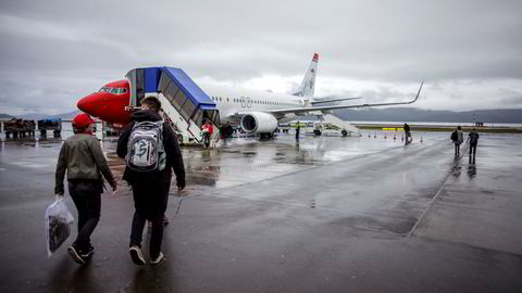 Mer enn ti millioner Norwegian-kunder har spart opp cashpoints når de har kjøpt billetter, eller fått kompensasjon i cashpoints når billetter er kansellert under korona. Forburkerrådet frykter at noen av verdiene kan gå tapt, og mener kundene ikke skal rammes. Bildet er fra Alta lufthavn.