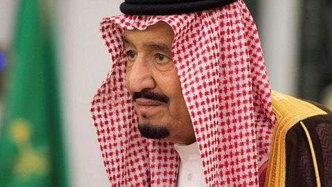 Kong Salman, her avbildet i forrige måned, har sin offisielle residens i palasset som skal ha vært mål for missilet.