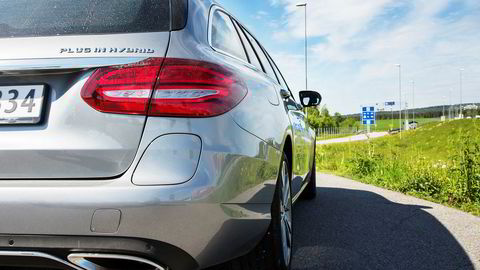 Mercedes-Benz C 350 e har en elektrisk rekkevidde på 31 kilometer. Ifølge Transportøkonomisk Institutt vil den med et typisk norsk bruksmønster slippe ut 30 prosent mindre CO2 enn en tilsvarende bensin- eller dieselbil.