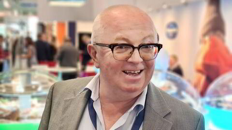 Lakseoppdretter Gerhard Alsaker, her på sjømatmessen i Barcelona april 2022