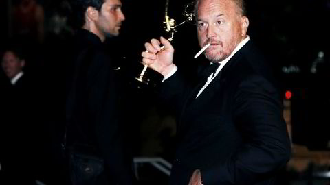 Her mottar Louis C.K. en Emmy i 2014 for arbeidet med serien «Louie», som han skrev, regisserte og spilte i selv.