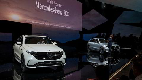 Her fra den offisielle avdukingen av Mercedes-Benz EQC i Stockholm tirsdag. MB-sjef Dieter Zetsche til høyre.