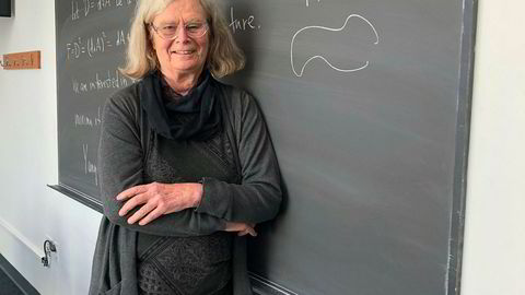 Den amerikanske matematikeren Karen Uhlenbeck er den første kvinnen som får Abelprisen.