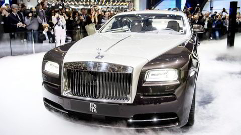 EKSKLUSIV. Den nye versjonen av Rolls-Royce Wraith ble presentert under bilmessen i  Gèneve i mars ifjor. Ett eksemplar er blant de nær 1300 bilene ombord grunnstøtte "Höegh Osaka". Foto: Fabrice Coffrini, AFP/NTB Scanpix