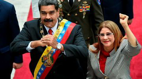Venezuelas president Nicolás Maduro og konen Cilia Flores de Maduro. USA strammer nå til mot Maduros indre krets.
