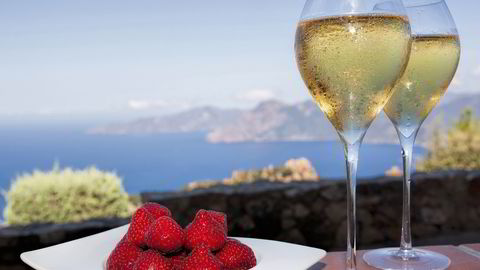 Jordbær med et glass Moscato d´Asti er et av sommerens kulinariske høydepunkt. Foto: Genoapixel/Dreamstime