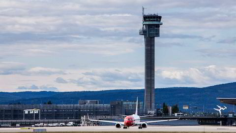 Forhandlingene om revidert nasjonalbudsjett har stoppet opp på grunn av flypassasjeravgiften. Foto: Adrian Nielsen