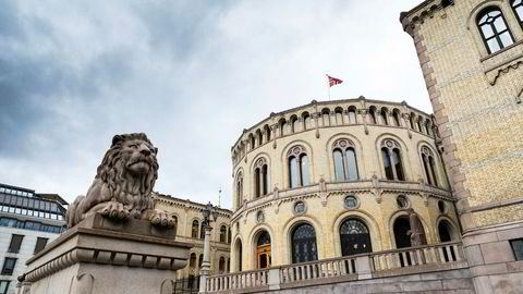 Når Stortinget velger at forvaltningen fortsatt skal utøves i Norges Bank, bør man påse at prinsippene om linjestyring og klarhet i ansvar videreføres, skriver Knut N. Kjær.