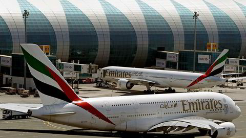 En A380 takser inn til standplass ved hjemme-lufthavnen i Dubai i De forente arabiske emirater (UAE).