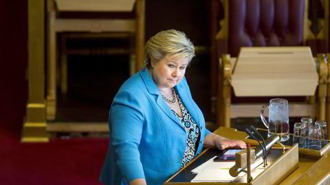 Det er forunderlig hvis Erna Solberg faktisk vil bli husket som statsministeren som reverserte kvinnenes rolle i politikken, mener forfatteren. Foto: Fredrik Solstad