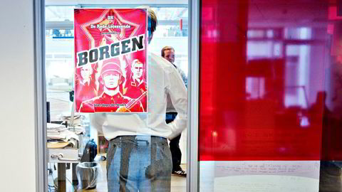 «Borgen» er blant Danmarks Radios (DR) mest kjente dramaproduksjoner. Nå kan det bli lisensbetalerne som skaper mest drama for DR.
