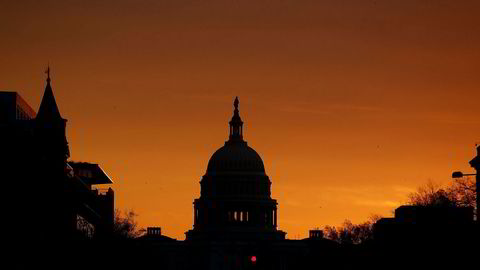 Senatet, som er det øverste kammeret i den amerikanske Kongressen, startet torsdag debatten som ender med avstemning om Donald Trumps skattereform.