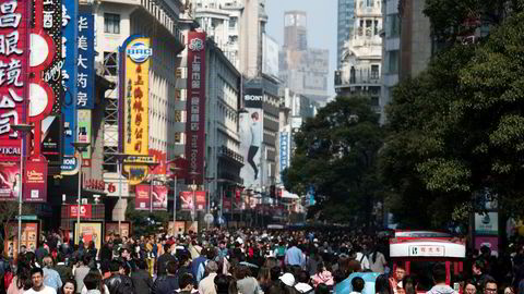 Kinesisk shoppinglyst bidro til sterk vekst i landets økonomi i første kvartal. Kinesisk detaljhandel økte med 10,9 prosent i perioden.