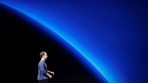 Facebook-grunnlegger Mark Zuckerberg har vært hardt presset de siste årene. Nå varsler han endringer.