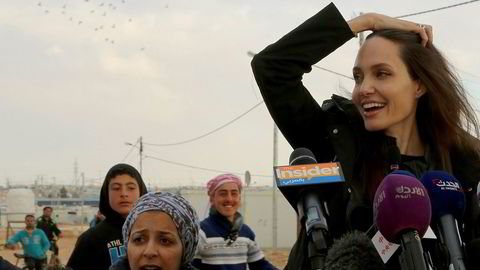 Angelina Jolie er spesialutsending for FNs høykommissær for flyktninger. Her er hun i flyktningleiren Zaatari i Jordan.