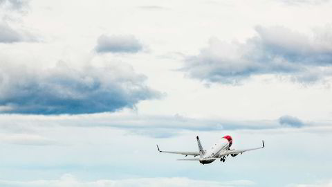 Flyselskapet Norwegian Air Shuttle og Storebrand ledet an i oppgang på Oslo Børs fredag. Foto: Adrian Nielsen
