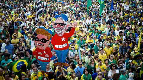Ikke alle brasilianere jubler for OL i Rio de Janeiro. Dagene før åpningen tok mange til gatene for å vise sin misnøye med pengebruken. Foto: Miguel Schincariol/AFP/NTB Scanpix