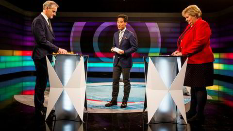 NRK gjør flere endringer i den tradisjonelle partilederdebatten. På bildet er Erna Solberg og Jonas Gahr Støre (tv) på Debatten på NRK sammen med programleder Fredrik Solvang.