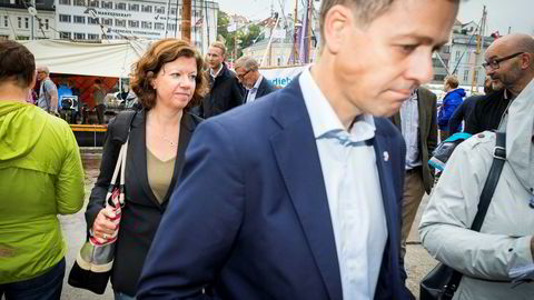 Kommunikasjonssjef Mona Høvset i KrF bekrefter nå at partiet har fått flere utmeldinger enn innmeldinger siden veivalget som ble tatt fredag. Her under Arendalsuka med partileder Knut Arild Hareide.