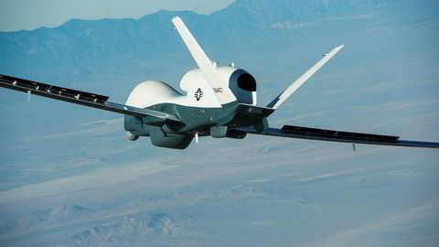 En drone av denne typen, Triton bygget av det amerikanske selskapet Northrop Grumman, er skutt ned av Iran ved Hormuzstredet. USA og Iran krangler om hvorvidt dronen befant seg i internasjonalt eller iransk luftrom da den ble skutt ned av en bakke-til- luftrakett.