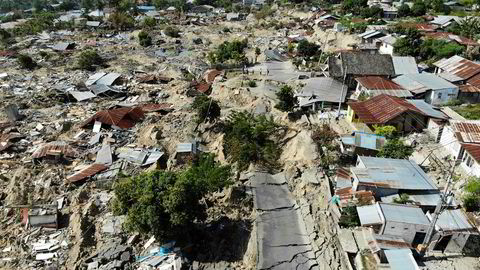 Enorme ødeleggelser etter det første jordskjelvet på Sulawesi. Nå har et nytt jordskjelv rammet øya Sumba.
