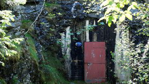 Mattilsynet sier gamle ledningsnett med lekkasjer er et problem. Bildet viser høydebassenget i Askøy som nå undersøkes.