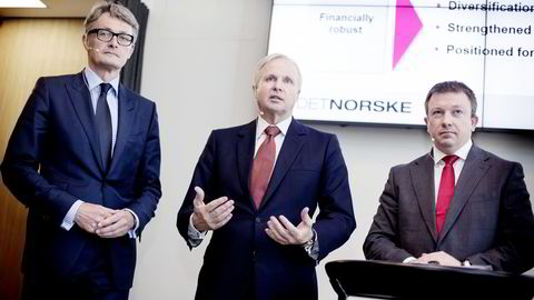 Aker-sjef og styreformann i Det norske oljeselskap Øyvind Eriksen (t.v.), BP-sjef Bob Dudley og Det norske-sjef Karl Johnny Hersvik på fredagens pressekonferanse. Foto: Ida von Hanno Bast.
