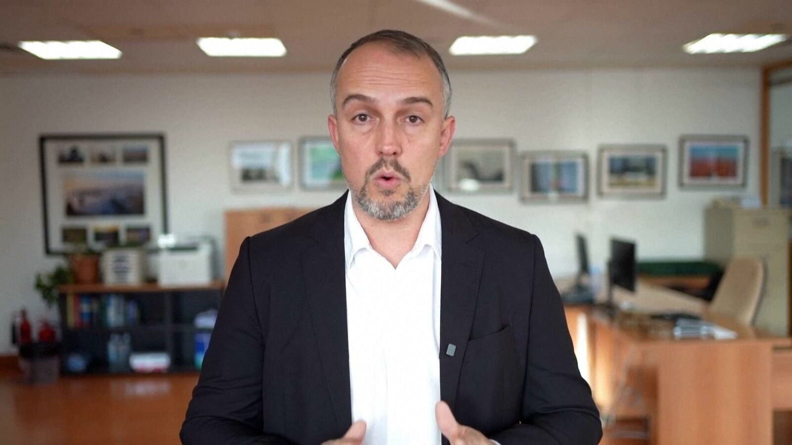 Mulige innsalg: Midlertidig våpenhvile: – Gjenstår fortsatt store spørsmål Midlertidig våpenhvile: Iran og Oman vil kreve avgifter i Hormuz, ifølge diplomat