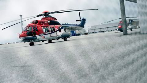 Super Puma, av samme helikoptertype som styrtet utenfor Bergen, står på bakken ved Stavanger Lufthavn Sola. Foto: Tommy Ellingsen
