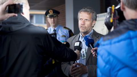 Per Angel fra Kripos ID gruppe møter pressen i forbindelse med helikopterulykken på Turøy. Foto: Torstein Bøe/