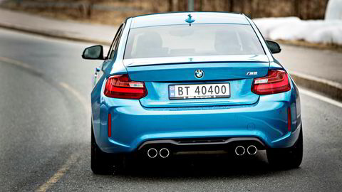 BMW M2 er det tyske bilmerkets beste sportsbil. Disse 370 hestekreftene pakket inn i et kompakt skall er ifølge DNs anmelder årets artigste bil.