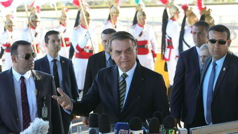 Brasils president Jair Bolsonaro går ut mot urfolksreservatene i Brasi