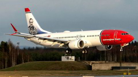 Dette Norwegian-flyet ble levert fra amerikanske Boeing senest i oktober og måtte lande på kort varsel i Iran grunnet motorproblemer. Nå er det helt uvisst når flyet kan hentes hjem til Norge. Bildet er tatt på Oslo lufthavn.
