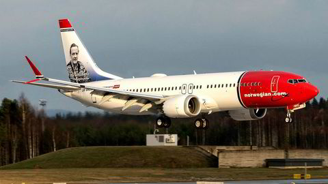 Dette Norwegian-flyet ble levert fra amerikanske Boeing senest i oktober og måtte lande på kort varsel i Iran grunnet motorproblemer. Nå er det helt uvisst når flyet kan hentes hjem til Norge. Bildet er tatt på Oslo lufthavn.