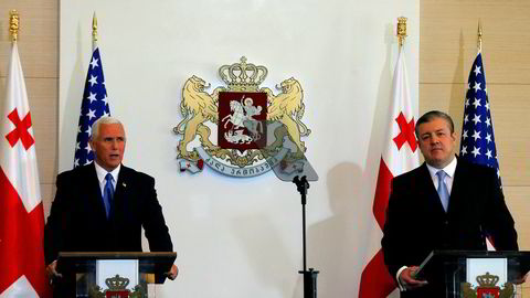 Visepresident Mike Pence (t.v.) med den georgiske statsministeren Giorgi Kvirikasjvili.