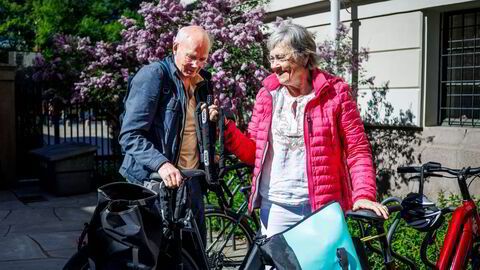 Stein Førde er spesialist i barne- og ungdomspsykiatri og kona Reidun er professor emerita i medisinsk etikk. DN møtte ekteparet syklende, på vei til en forelesning om hjernen ved Universitetet i Oslo.