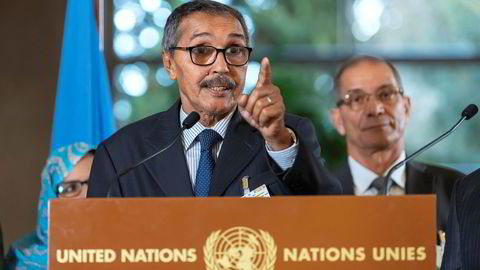 Khatri Addouh, leder av Sahrawi-delegasjonen og Frente Polisario, snakker på en pressekonferanse etter et møte om Vest-Sahara i FN i desember.