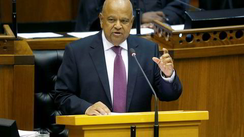 Presidenten har fjernet Pravin Gordhan som finansministder i Sør-Afrika.