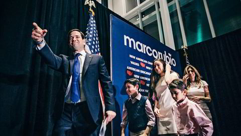 Marco Rubios presidentdrøm ligger i grus etter møtet med Donald Trump, som vant fire av fem stater i tirsdagens nominasjonsvalg. Rubio trakk seg som kandidat med hele familien tilstede på scenen. Alle foto: Johannes Worsøe Berg