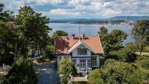 XXL-gründer Øivind L. Tidemandsen kjøpte villaen for 25 millioner i 2010. Hva han solgte den for i 2018 er ukjent, men det er tatt pant på 27 millioner kroner i eiendommen.