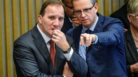 Sveriges statsminister Stefan Löfven sammen med innenriksminister Mikael Damberg. Sverige tar nå til orde for et internasjonalt tribunal for IS-krigere.