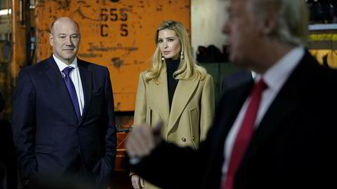 Gary Cohn nådde ikke gjennom til president Donald Trump, noe han tok konsekvensen av og sa opp jobben. I midten presidentens datter Ivanka Trump.