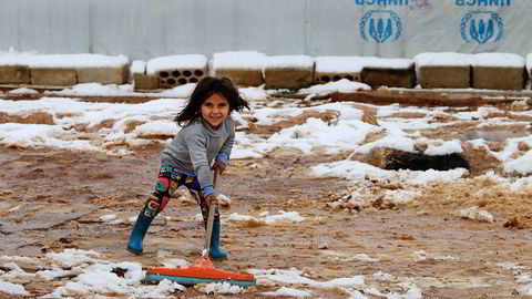 Tidlig i januar kom vinterens første snøfall i Libanon. FNs høykommissær for flyktninger melder at vinterværet gjør livet tøffere for de mange syriske flyktningene i landet. Foto.: AFP/NTB Scanpix