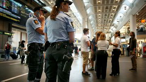 Jeg er ikke i uenig i at vi politikere ikke skal ned i enkeltsaker eller styre politipatruljer rundt i Oslos gater. Men innbyggere vil forvente av oss at vi mener noe om hvor politiet har ressurser, og at vi gjør mer enn å kun bevilge penger og legge overordnede føringer, skriver artikkelforfatteren.