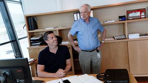 Administrerende direktør Arild Myrvoll (fra venstre) i Havila Kystruten og Per Sævik, konsernsjef i Havila Holding, fotografert ved selskapets hovedkontor i Fosnavåg.