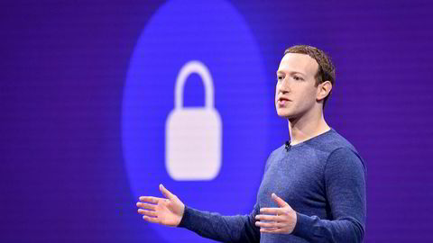 Facebook og toppsjefen Mark Zuckerberg har lenge vært på defensiven. Nå varsler han store endringer.