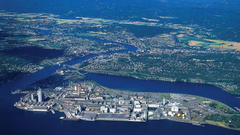 Hydro blir bedt om å rydde opp på sjøbunnen i Gunneklevfjorden i Telemark som er kraftig forurenset etter industrivirksomhet på Herøya.