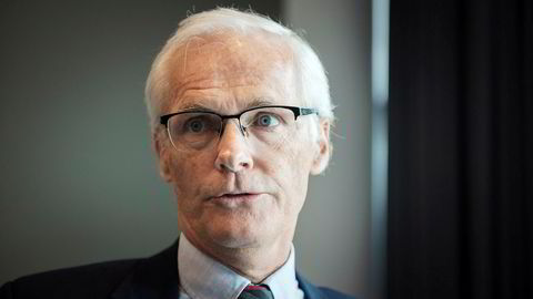 Konkurransedirektør Lars Sørgard mener forslaget til ny bokavtale ikke er bra for kundene.